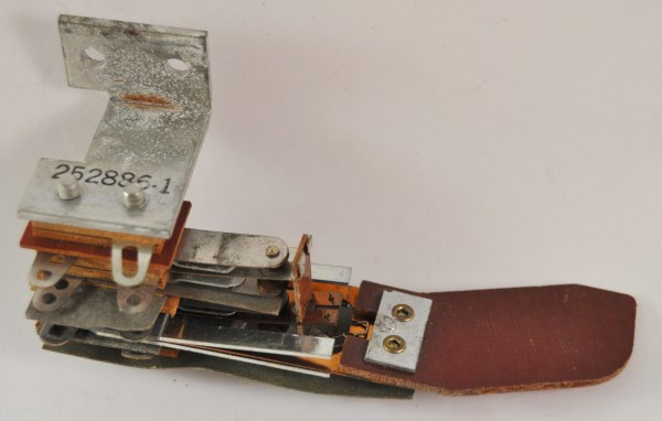 Reversing Switch Assembly - Seeburg pat#252886