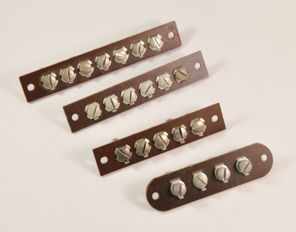 Terminal strip met schroefaansluiting