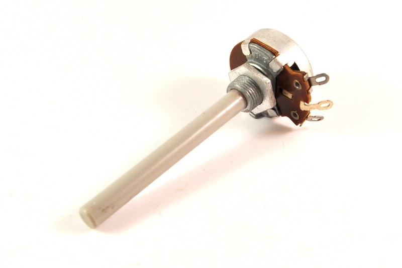 Potmeter lineair 220 Ohm Philips 24 mm Potmeter lineair 220 Ohm Philips 24 mm