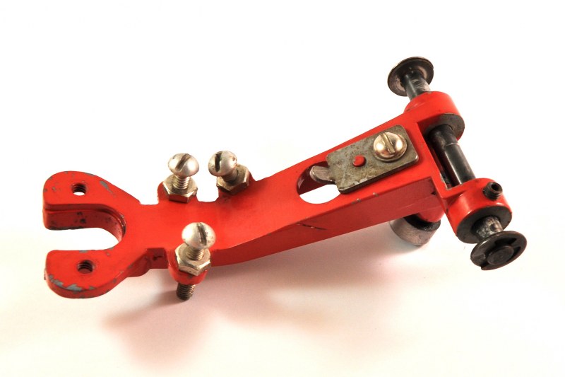 Seeburg Turntable Clamp Arm Red - part# 245068