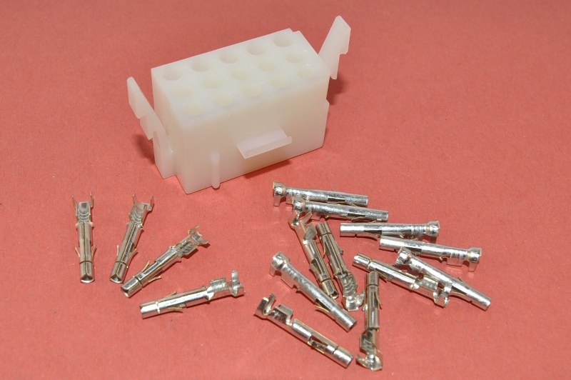 15 polige kunststof chassisdeel / stekker - female