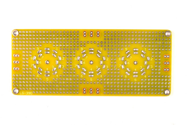 Printplaat voor 3 x 9-polige buisvoeten Printplaat voor 3 x 9-polige buisvoeten