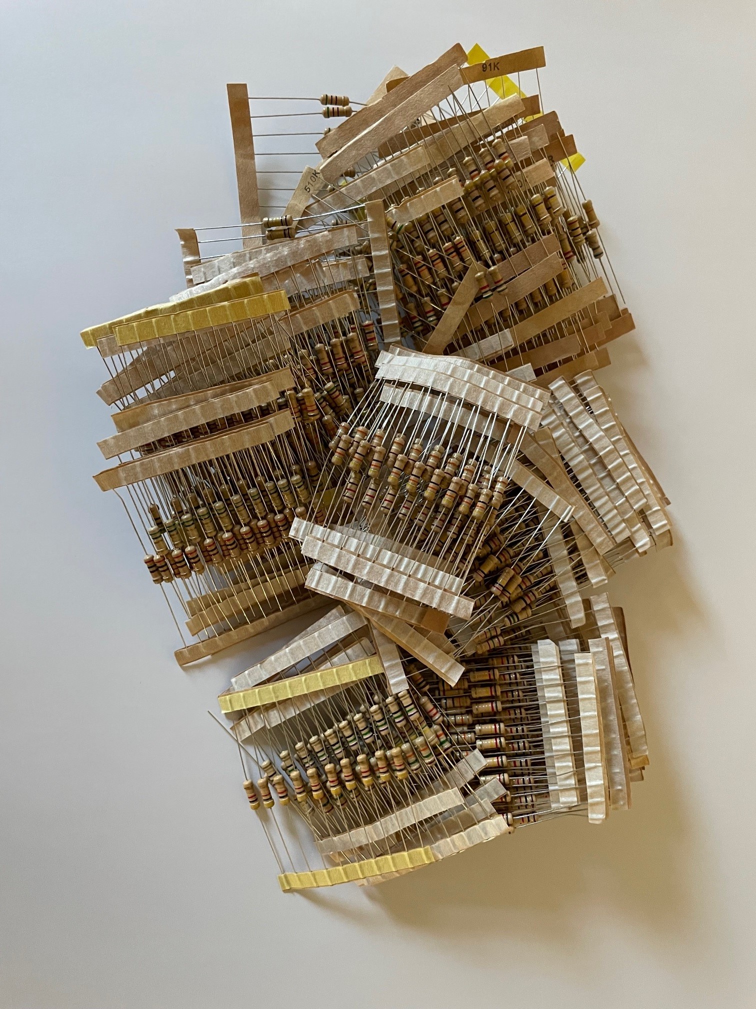 Assortment of 1000 resistors (0.5 Watt) 100 different values Jukebox