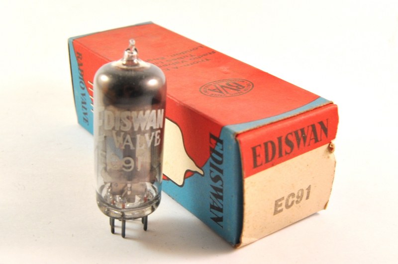 Paire De Tubes 12E1 Ediswan - NOS (neufs, Sans Boîte), Fabrication UK
